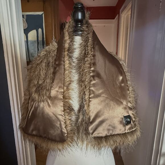 Rachel Zoe Dramatic Faux Fur Collar Pull Through Scarf Satin Lined Quiet Luxury - Picture 4 of 7